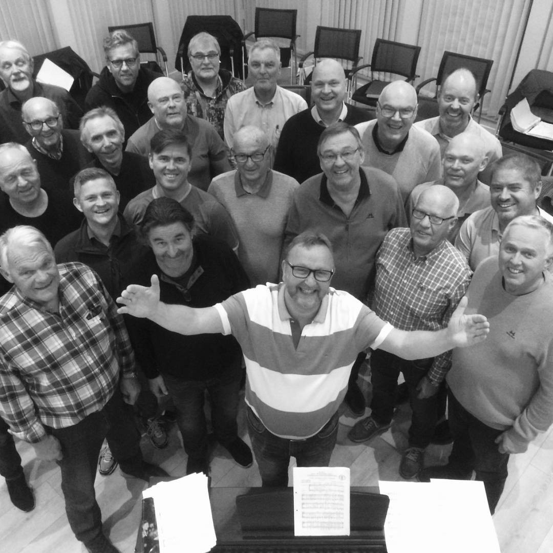 FRA HAV TIL DYPE SKOGER