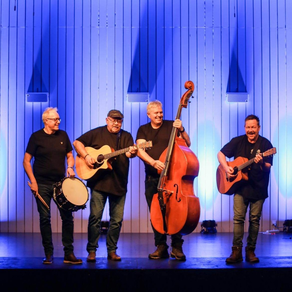 ACOUSTIC EDITION til akust lørd 14 okt kl 16-18 House of Blues☀️😀Del gjerne😀