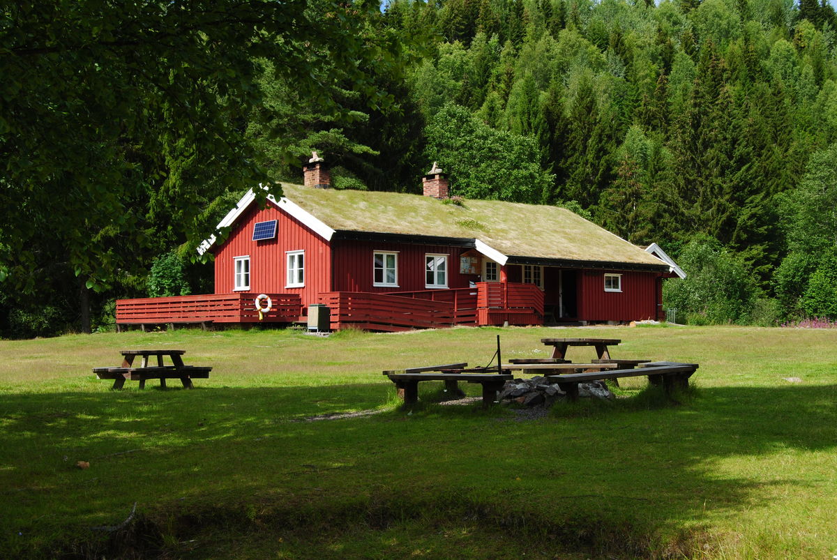 Trollsvannstua til Hannevoldhytta