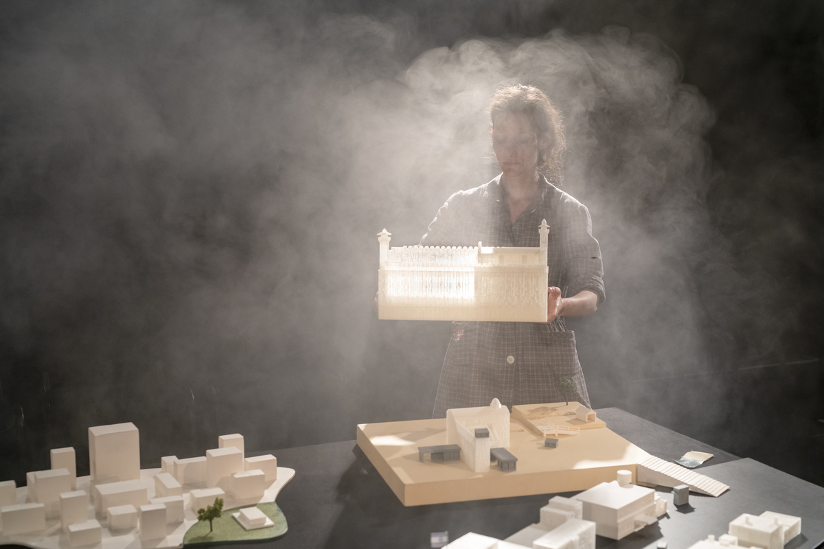 BASTARD: H2-HEBRON - av Winter Family / Ruth Rosenthal og Xavier Klaine (17.09)