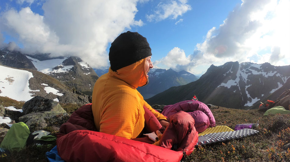 Alexander ser utover Hjørundfjorden