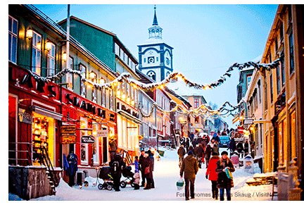 Julepyntet gate i Røros