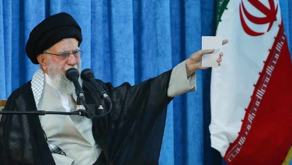 İsrail Basınından Şok İddia: Ali Hamaney'in Konutuna 30 Bomba Düştü