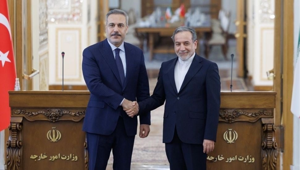 Hakan Fidan ve Abbas Erakçi, İran'daki Gelişmeleri Görüştü