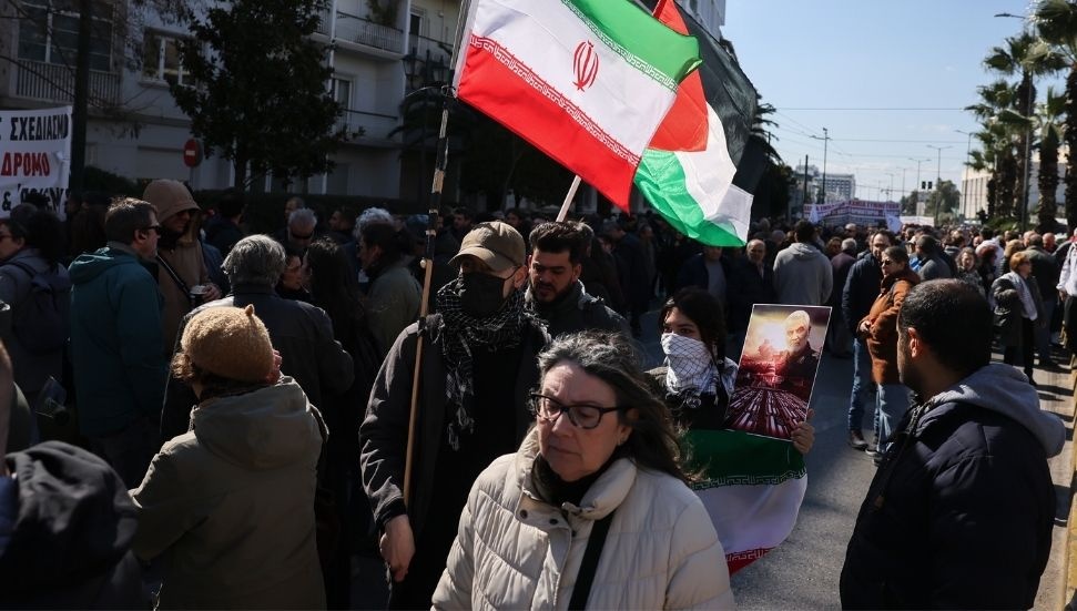 Atina’da İran’a Yönelik ABD ve İsrail Protestosu Gerçekleşti