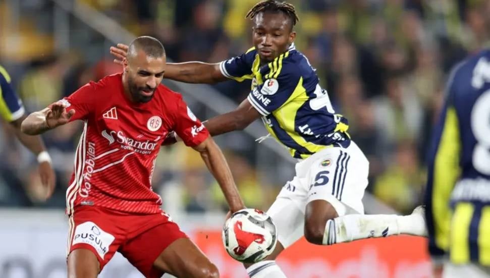 Antalyaspor-Fenerbahçe Maçı: Canlı Anlatım ve Detaylar
