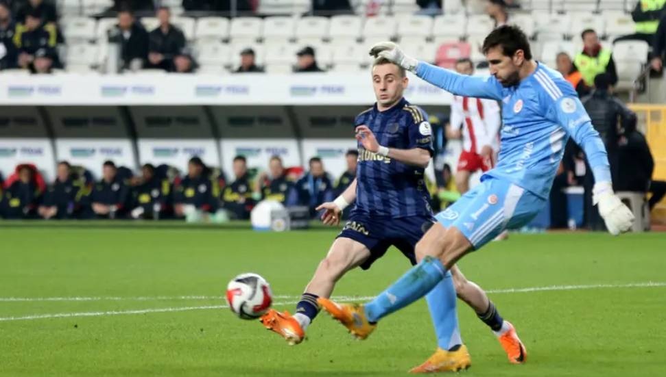Fenerbahçe, Antalya'da 2 Puan Kaybetti: Maç Sonucu 2-2