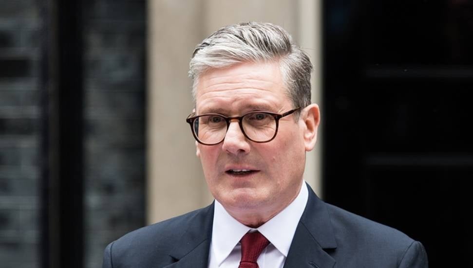 İngiltere, ABD'ye İran'ın Füze Tesislerine Saldırı İçin Üs İzni Verdi