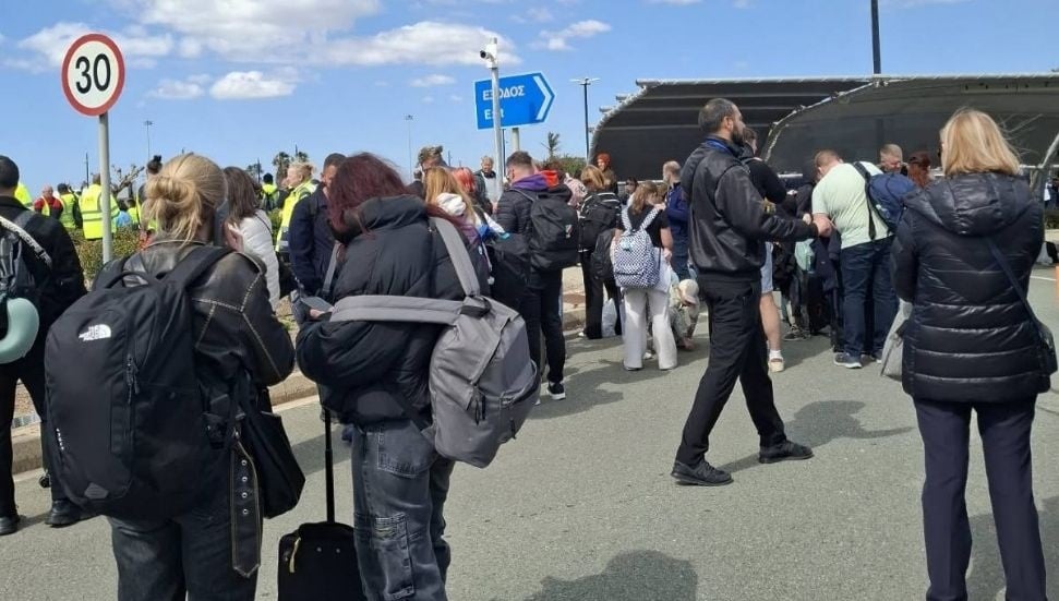 Kıbrıs hava sahasında İHA tespit edildi, Baf Havalimanı boşaltıldı