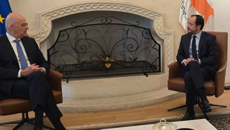Hristodulidis, Yunan Savunma Bakanı Dendias ile Görüştü: Yardıma Hazırız