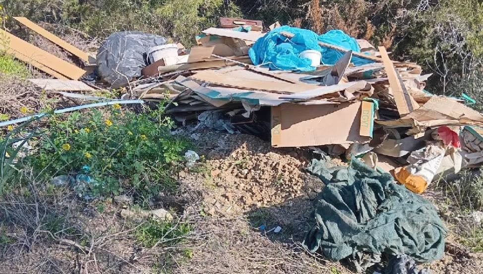 Yeşilköy–Erenköy yolundaki dereye atık döküldüğü iddiası gündemde