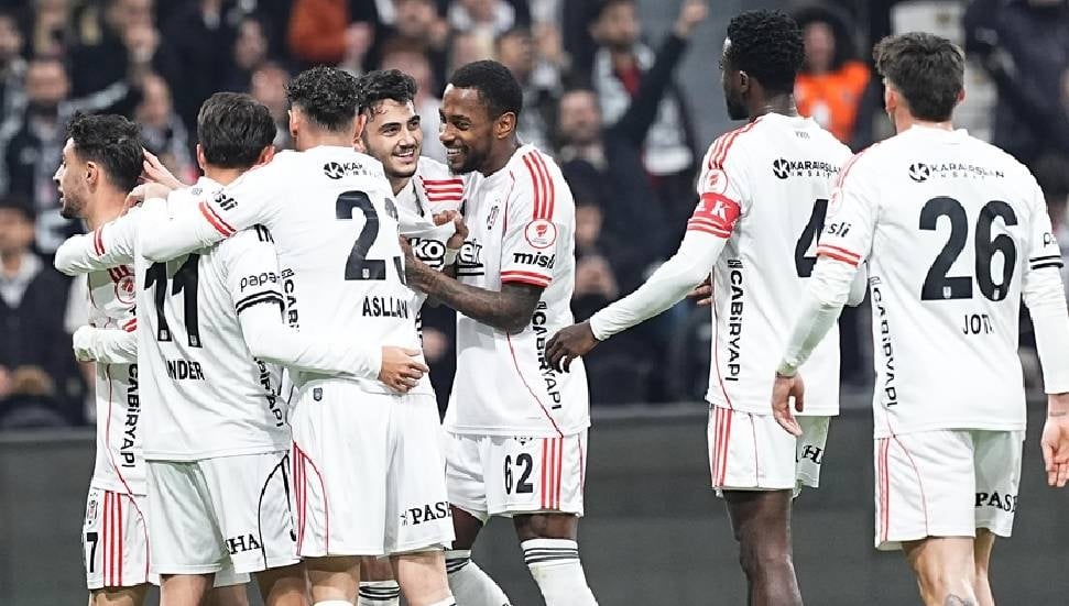 Beşiktaş, Çeyrek Finale Lider Olarak Yükseldi: Rizespor'u 4-1 Yendi