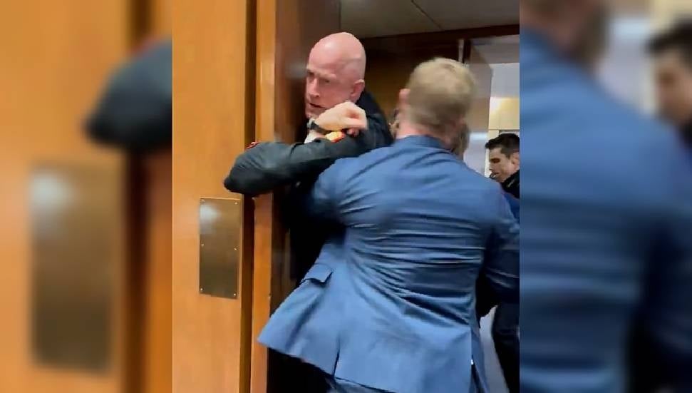 ABD Polisi, İran Protestosunda Eski Askerin Kolunu Kırdı