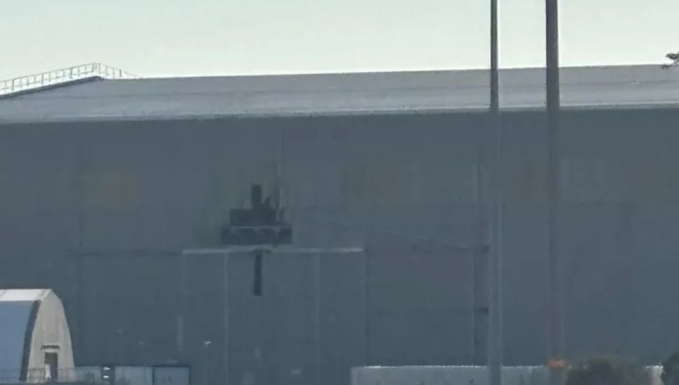 Ağrotur Üssü'ndeki Drone Saldırısında ABD Uçağı Hangarı Hasar Gördü