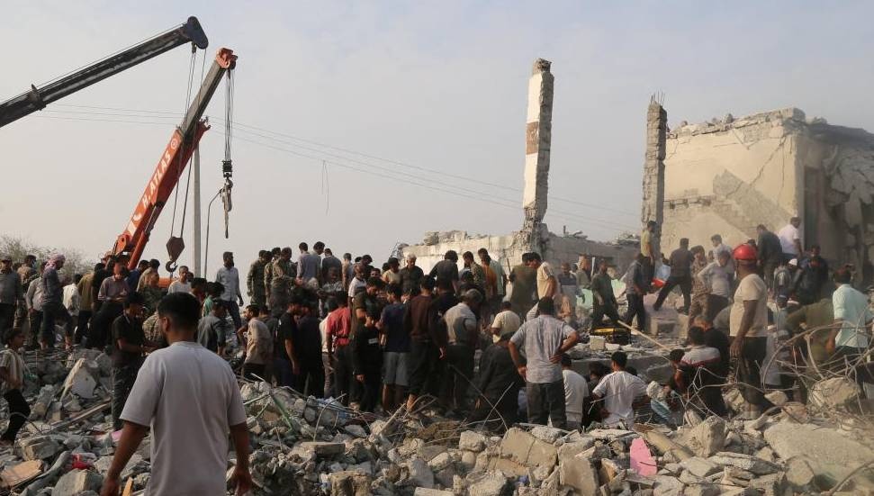 İran'da Okula Yapılan Bombalı Saldırıda 40 Dakika Arayla İki Patlama