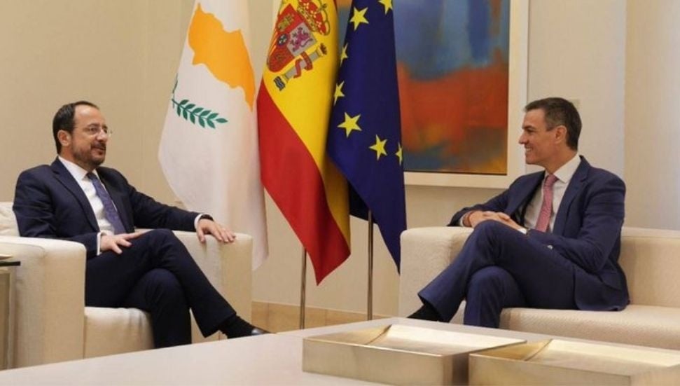 Nikos Hristodulidis, İspanya Başbakanı Pedro Sánchez'e Teşekkür Etti