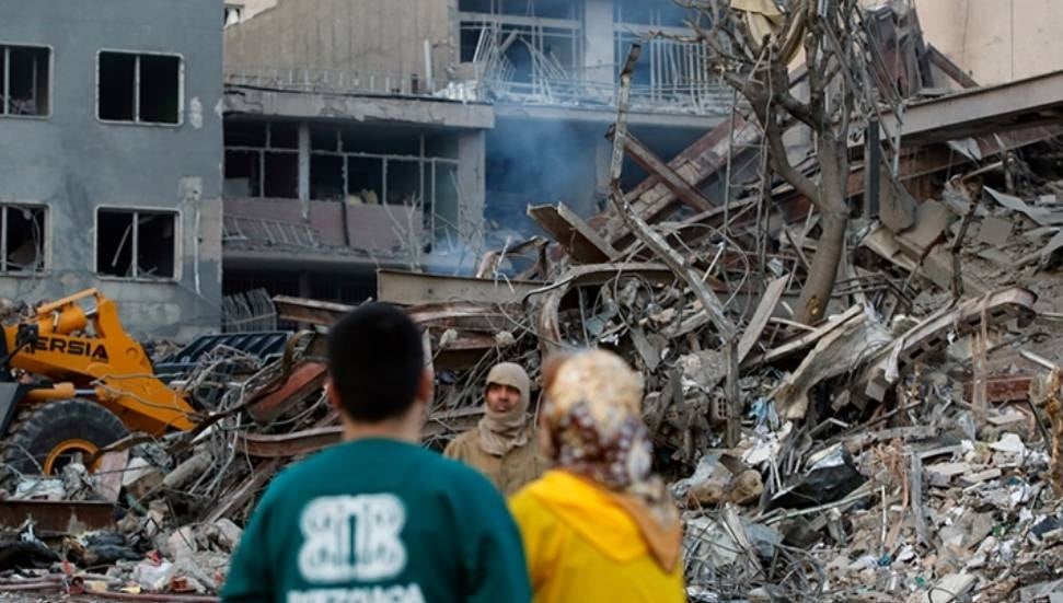 İran Kızılayı: ABD-İsrail Saldırılarında 4 Bin Sivil Bina Zarar Gördü
