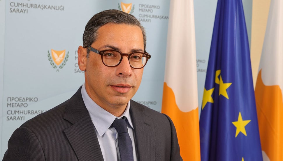 Konstantinos Kombos: BAE'den 306 Kıbrıs Vatandaşı Adaya Getirildi