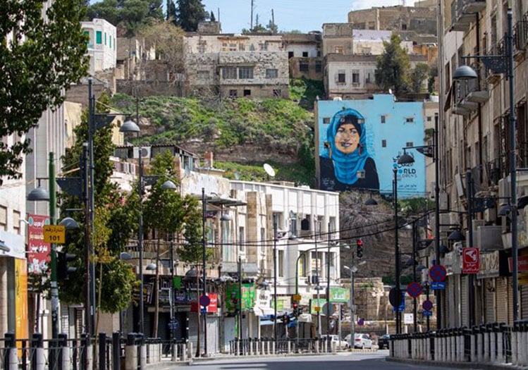 Bahreyn'de İran Saldırısı: Manama'da Otel ve Konut Hedef Alındı