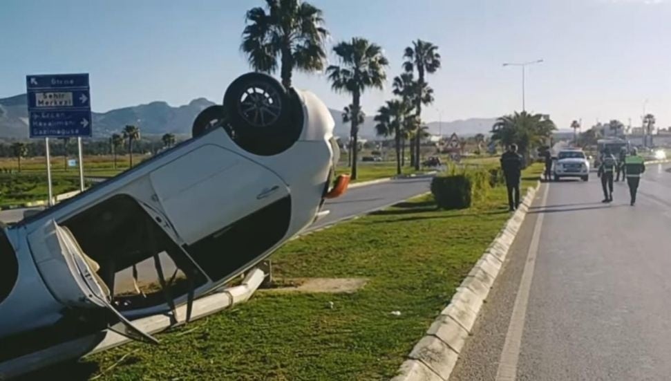 Gönyeli'de trafik kazası: Yolcu kadın hayatını kaybetti