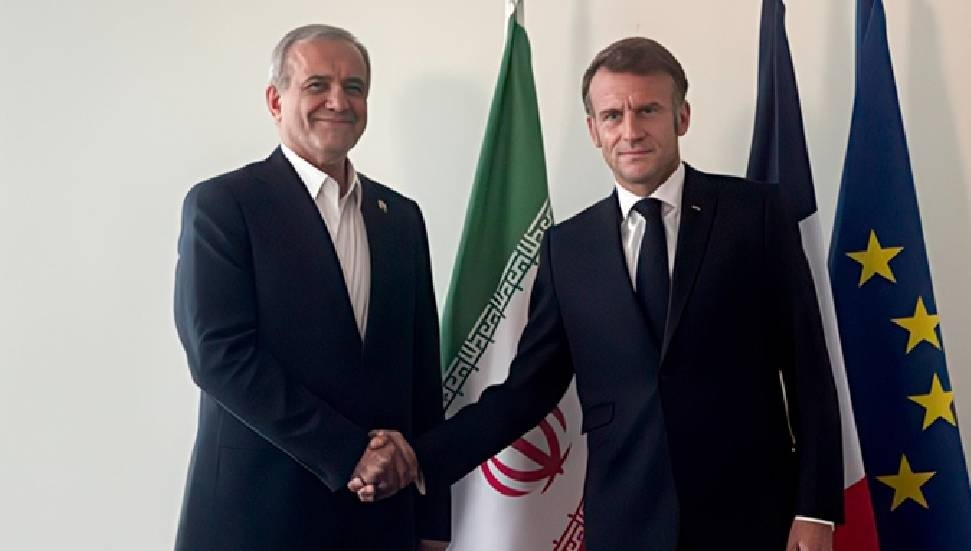 Macron, İran Cumhurbaşkanı Mesud Pezeşkiyan ile Görüşerek Taleplerde Bulundu