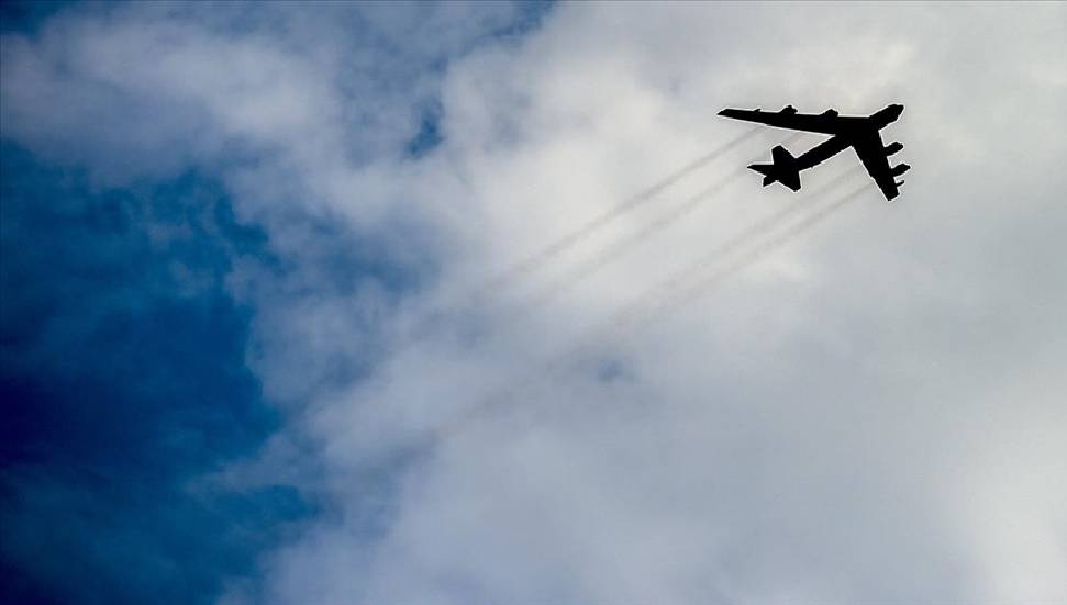 ABD'nin B-52 Bombardıman Uçakları RAF Fairford Üssü'ne İndi