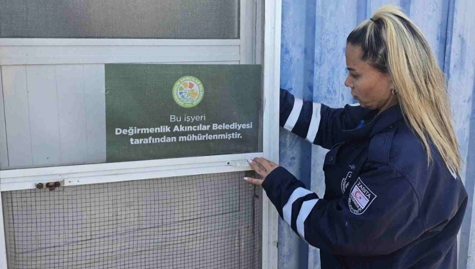 Değirmenlik Akıncılar Belediyesi, ruhsatsız süt fabrikasını mühürledi
