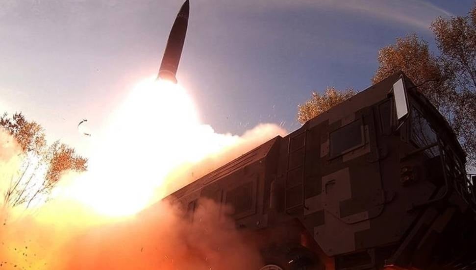 İran, ABD radarları gibi önemli hedeflere saldırmak için birçok füzeyi yedekte tutuyor