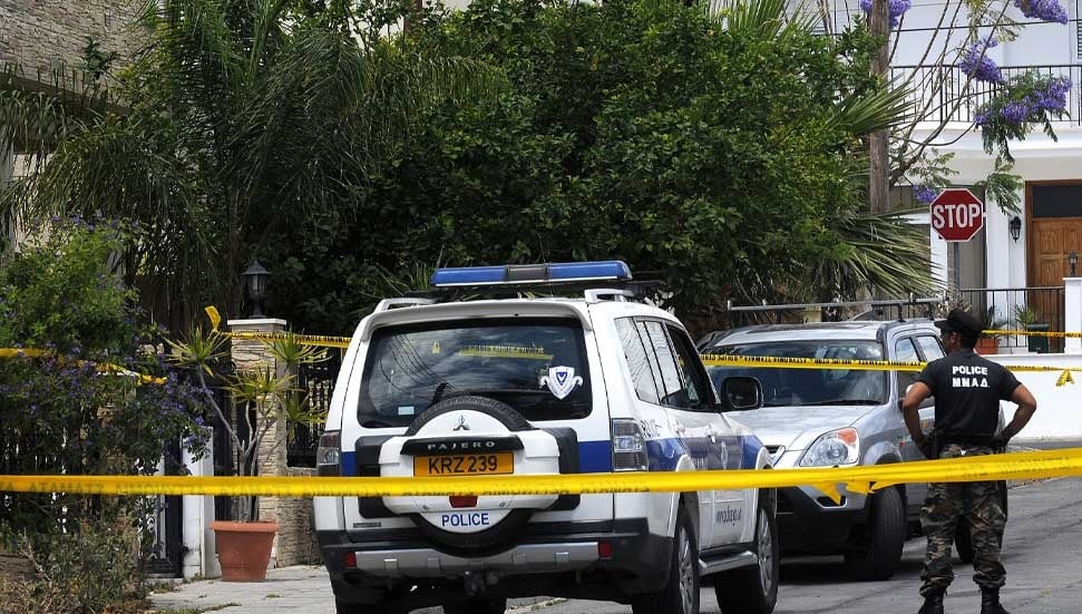 Limasol'da Açık Alanda Tabanca ve 5 Kalıp TNT Patlayıcı Bulundu