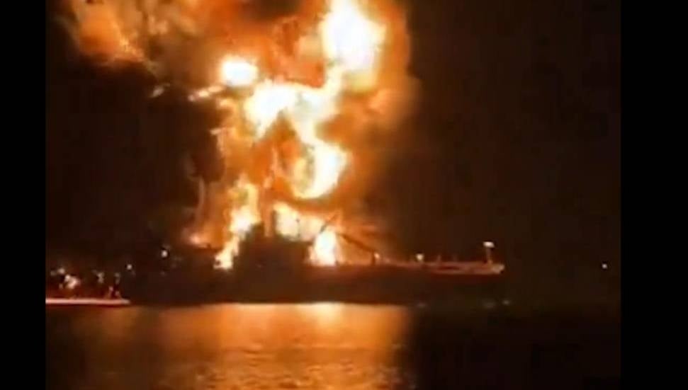 Bahreyn'de İran'ın Hedefi Olan Tankerler İçin Vatandaşlara Uyarı