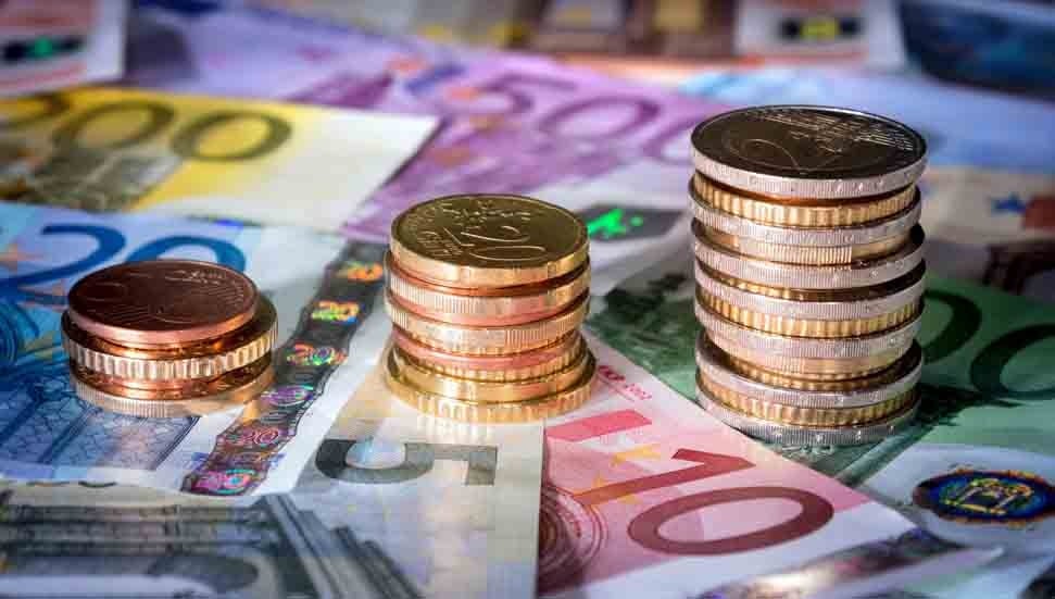 Döviz Kurları: Sterlin 59,10 TL, Euro 51,00 TL, Dolar 44,25 TL