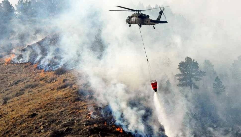Güney Kıbrıs’ta yangın söndürme helikopterlerinin gelişi gecikti