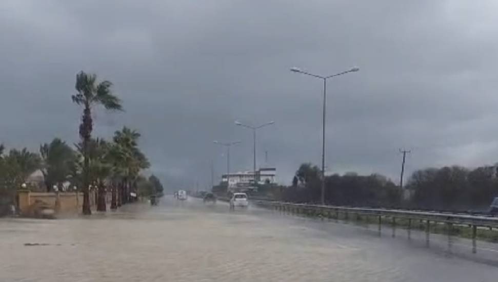 Sağanak Yağış Sürücüler İçin Tehdit: Dikkatli Olun!