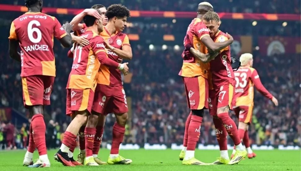 Galatasaray, Başakşehir'i 3-0 Yenerek Puan Farkını 7'ye Çıkardı