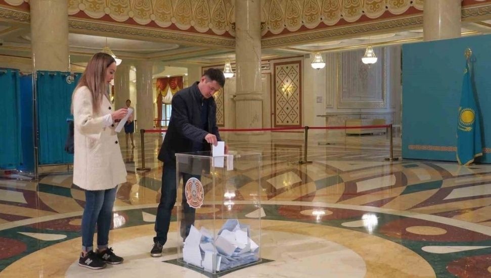 Kazakistan'da Yeni Anayasa Referandumu Oy Süreci Başladı