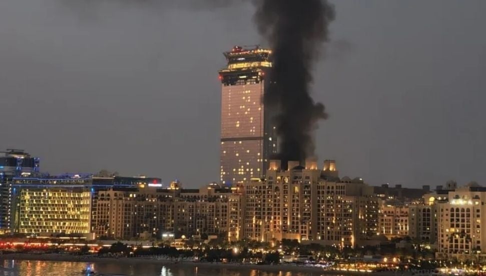 BAE: Dubai Havalimanı'nda İHA Saldırısı Sonucu Yangın Çıktı