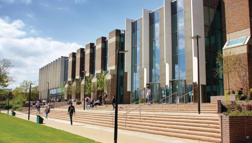 Kent Üniversitesi'nde menenjit salgını: 2 kişi yaşamını yitirdi