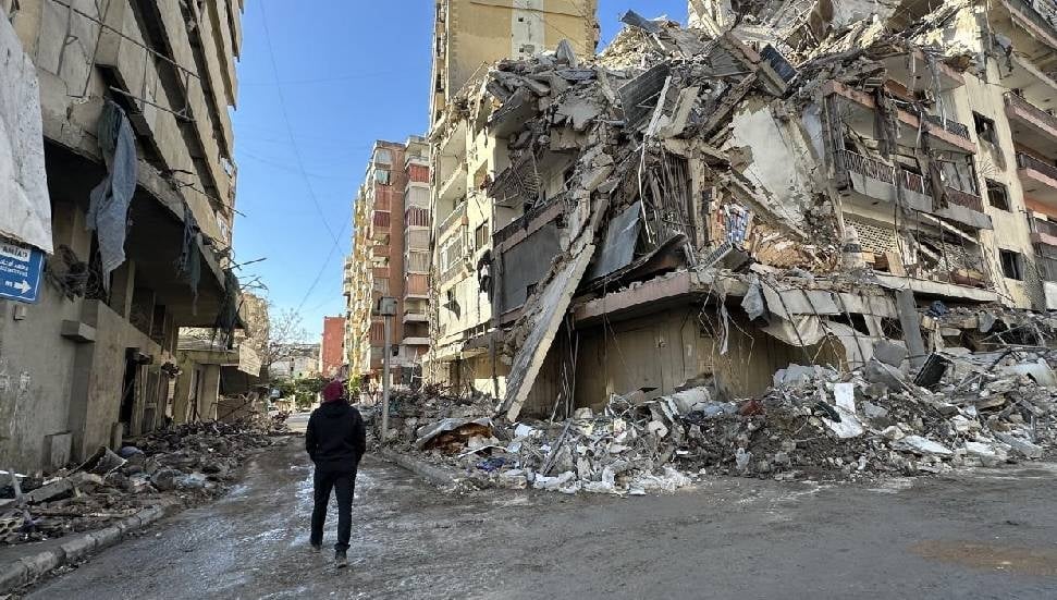 İsrail'in Beyrut ve Lübnan'ın Güneyine Hava Saldırıları: 11 Yaralı