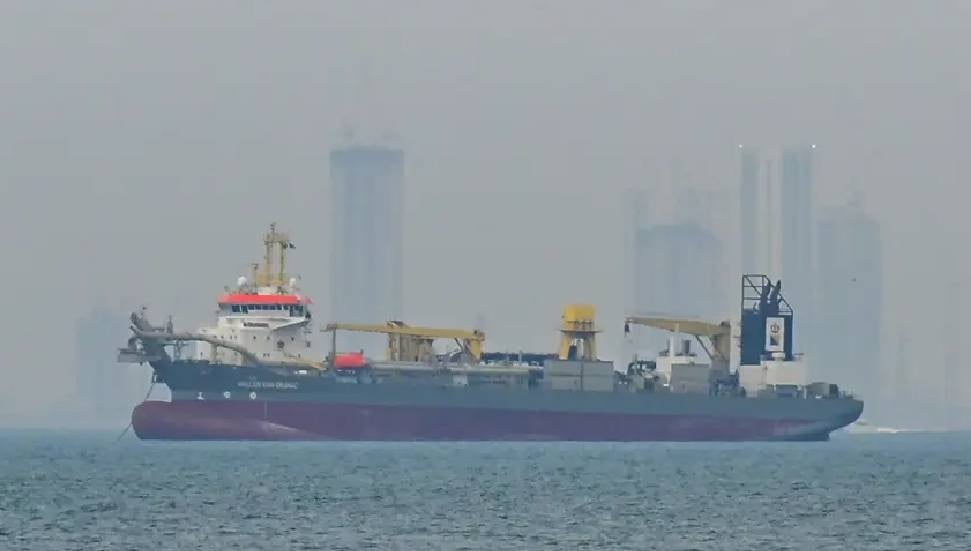 Hürmüz Boğazı'ndan Son 3 Günde 15 Gemi Geçiş Yaptı