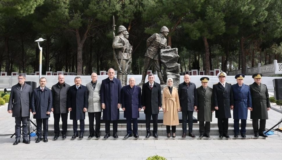 Hasipoğlu, Çanakkale Şehitler Abidesi'ndeki Anma Törenine Katıldı