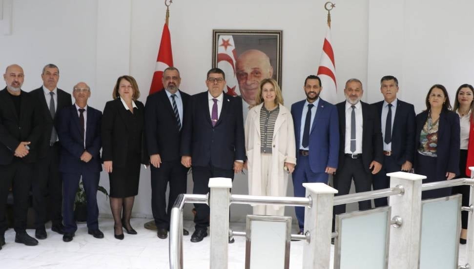 Özdemir Berova, Bakanlık Personeliyle Bayramlaşarak Dayanışma Vurgusu Yaptı