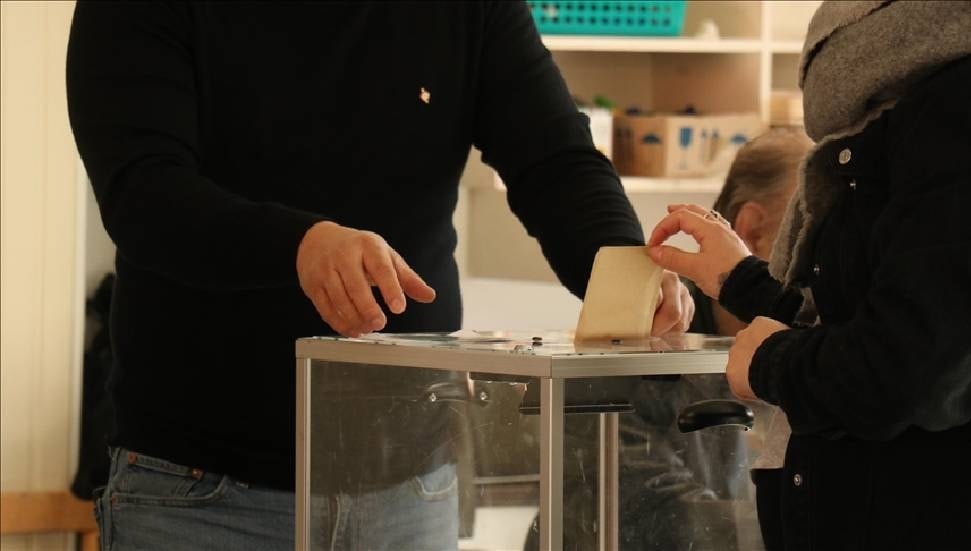 Fransa'da Yerel Seçimlerin İkinci Turu İçin Oy Verme Süreci Başladı