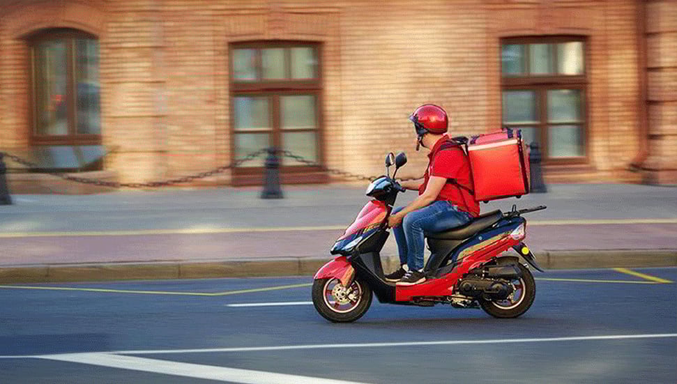 Güney Kıbrıs'ta Wolt Paketçileri Düşük Maaş ve Güvenlik Nedeniyle Grevde