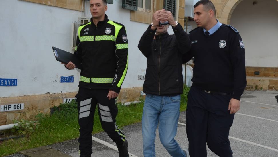 Şen, 9 bin TL değerinde kozmetik ürün çalmakla suçlandı