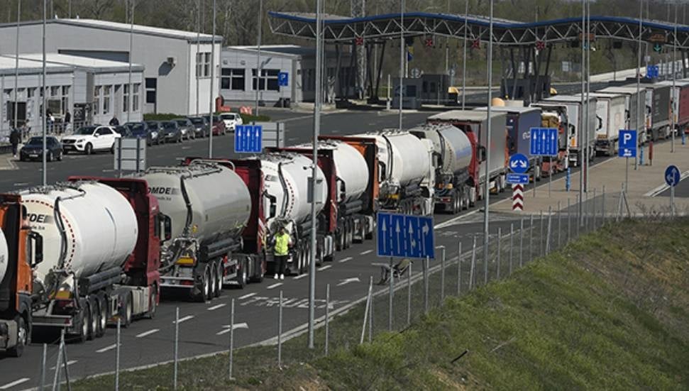Bosna Hersek'teki Kamyon Sürücüleri AB Geçiş Kurallarını Protesto Etti