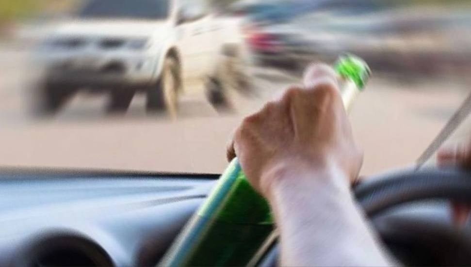 Alkollü ve ehliyetsiz sürücü kaza yaptı: 2 yaralı, 2 tutuklama