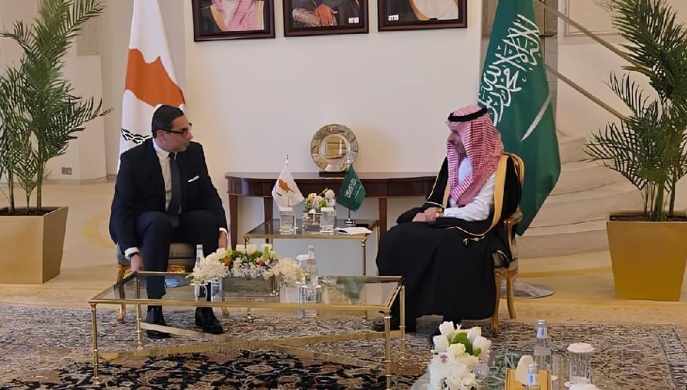 Suudi Arabistan ve Rum Dışişleri Bakanları Riyad'da Görüştü