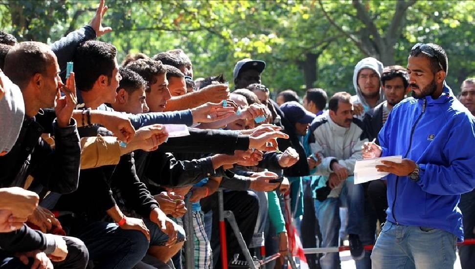 AB Ülkelerine İlk İltica Başvuruları 2025'te Yüzde 27 Düştü