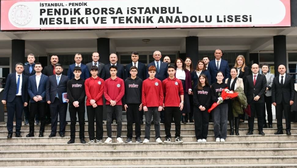 Çavuşoğlu İstanbul'da Mesleki Eğitim İş Birliği Üzerine Temaslarda Bulundu