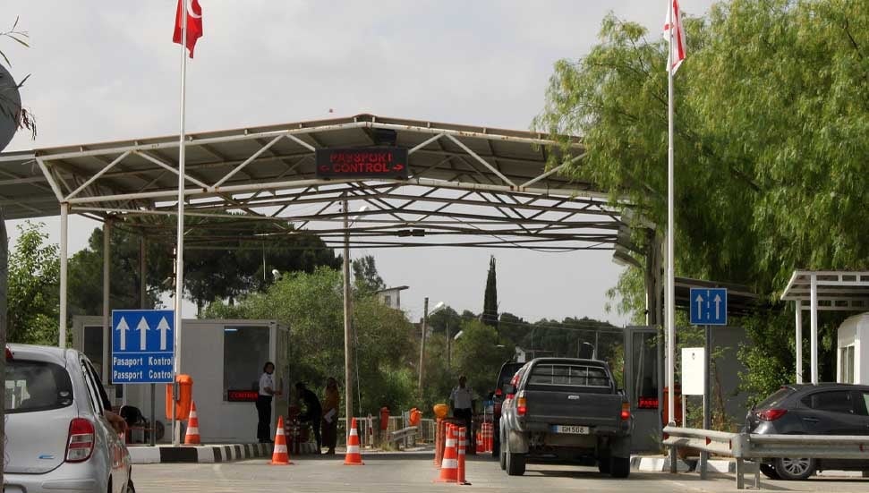 Metehan Geçiş Kapısı'nda Elektrik Kesintisi Sonrası Yoğunluk Devam Ediyor